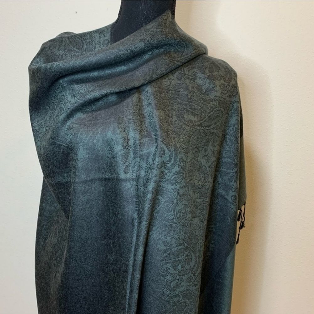 NWOT Silk Blend Green Pashmina